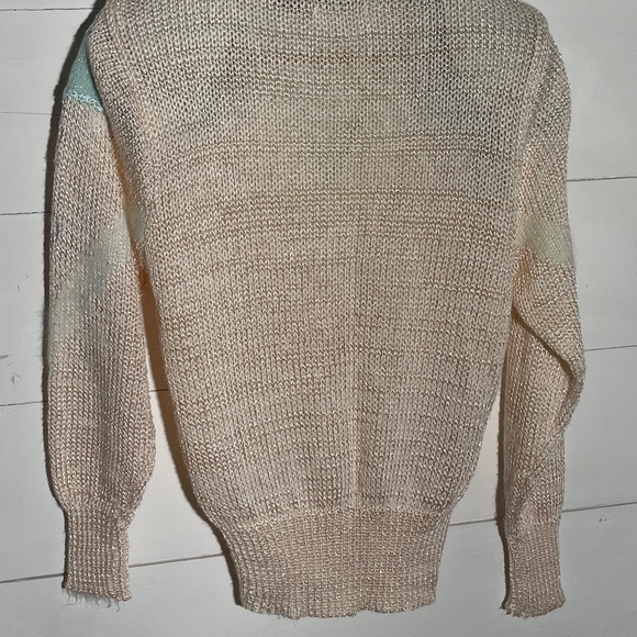 VINTAGE Women's 80's Baby Pink and Floral Sweater Size Medium - Picture 2 of 6